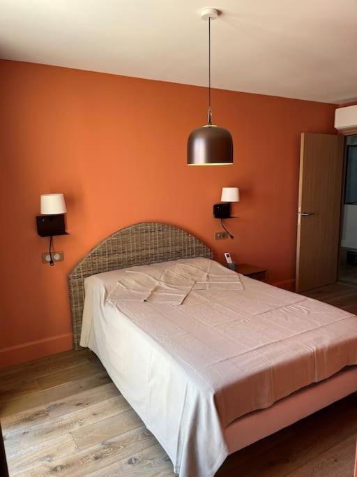 Villa De Charme Chateauneuf-de-Gadagne Bagian luar foto